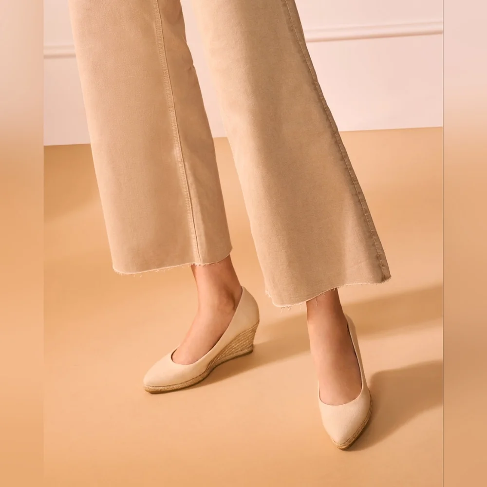 NIB Roses Canvas U Cut Espadrille Wedges Size 39.5 In Beige By Viscata Barcelona